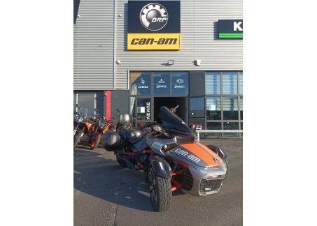 CAN-AM SPYDER F3