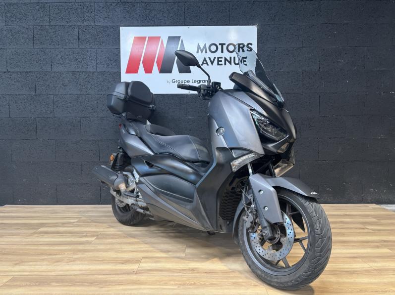 YAMAHA XMAX 125
