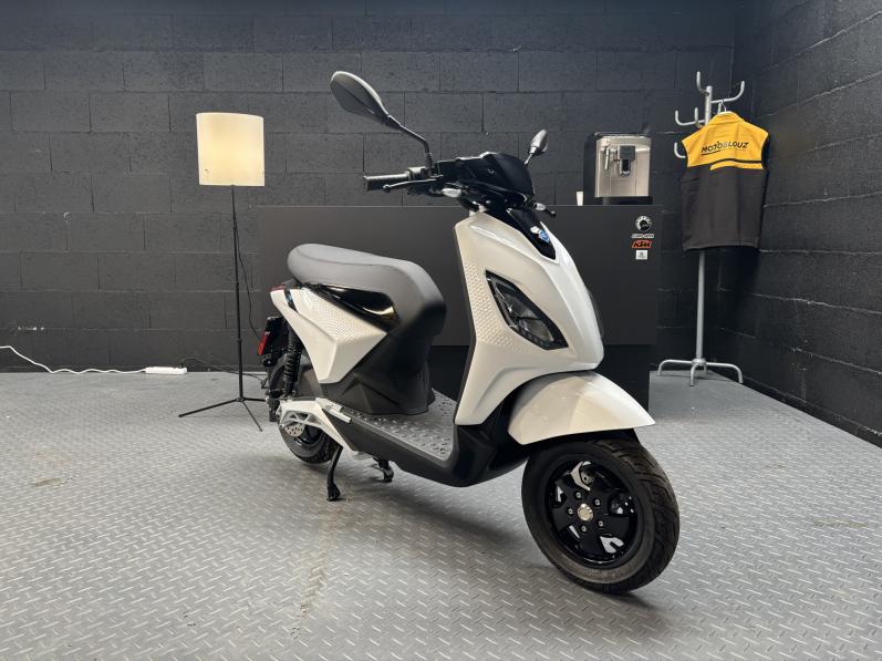 PIAGGIO 1 ACTIVE